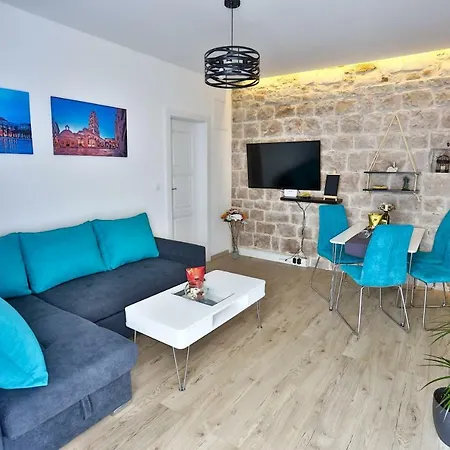 Apartment Tchiba In Diocletian's Palace