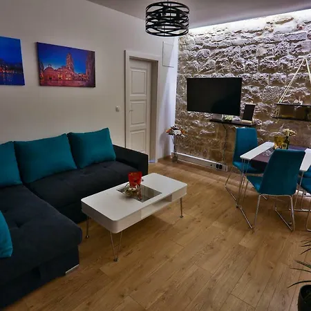 Apartment Tchiba In Diocletian's Palace